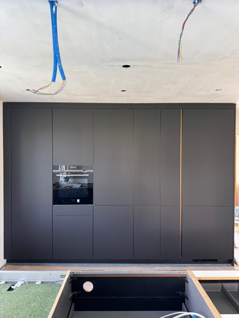 Kücheninstallation und Montage - Toni Montage Schreinerei GmbH